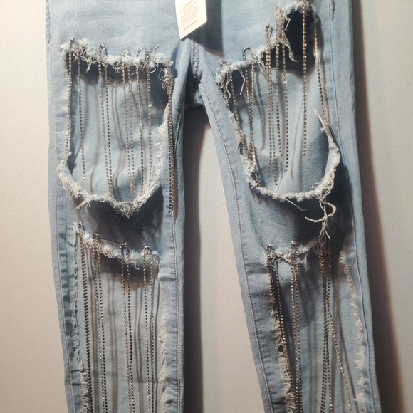 Hot and Delicious Designer Distressed Jeans SZ MED 27.5X27 NWT - Picture 2 of 7
